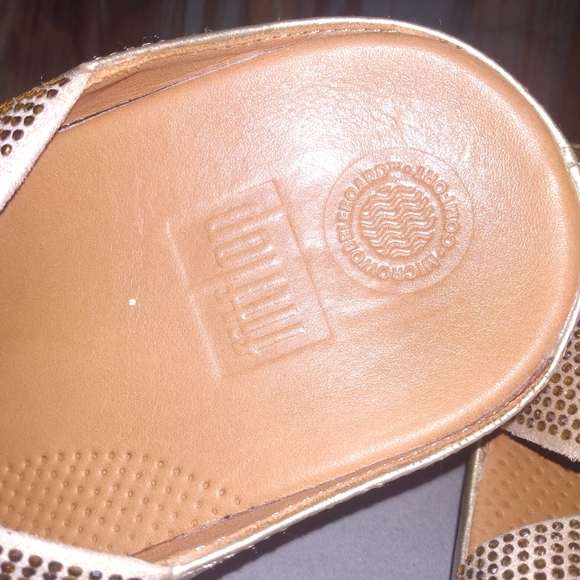 Women's size 6 gold rhinestone fit flops - Picture 4 of 7